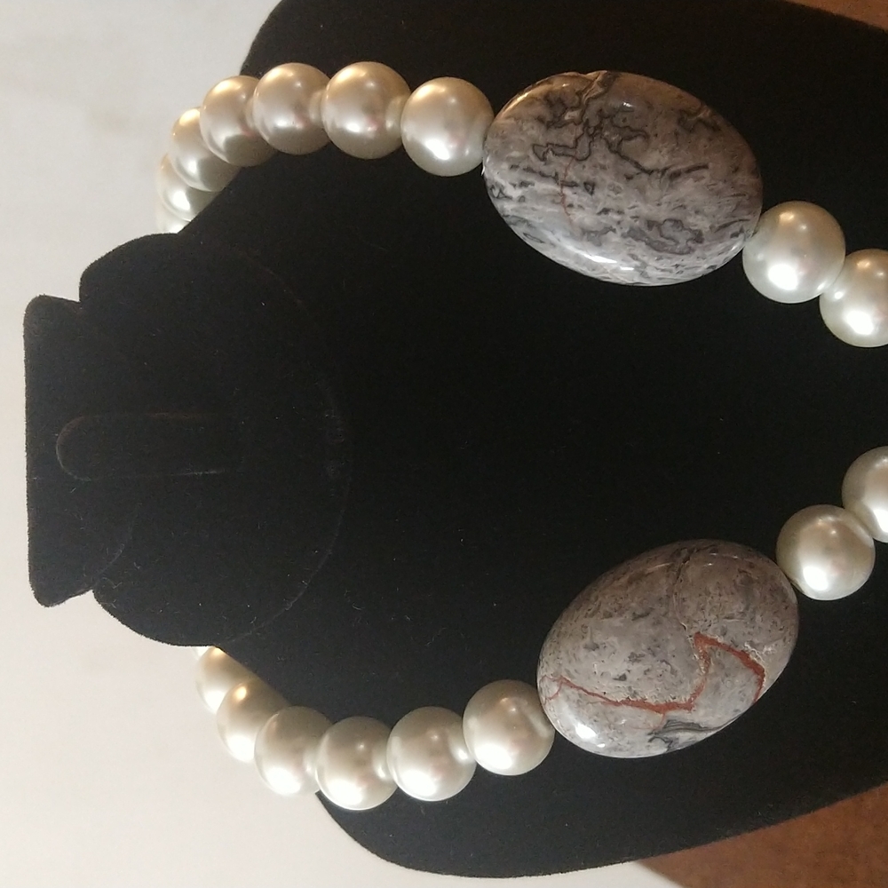 Necklace - Picture 4 of 10